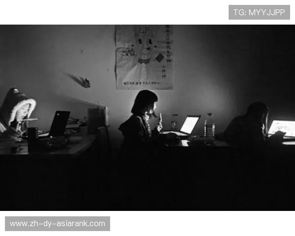 大学生宿舍熬夜玩手机游戏对身心健康的影响与应对策略探析